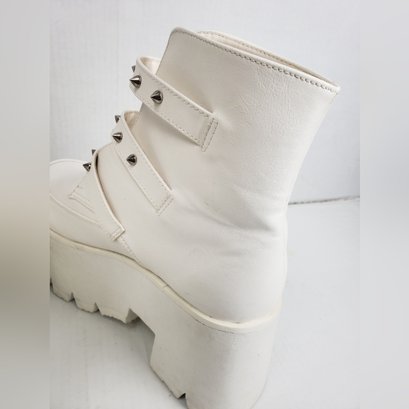 Demonia Womens Platform Ankle Boots Ashes-55 White Bat Buckle no size - Picture 6 of 12